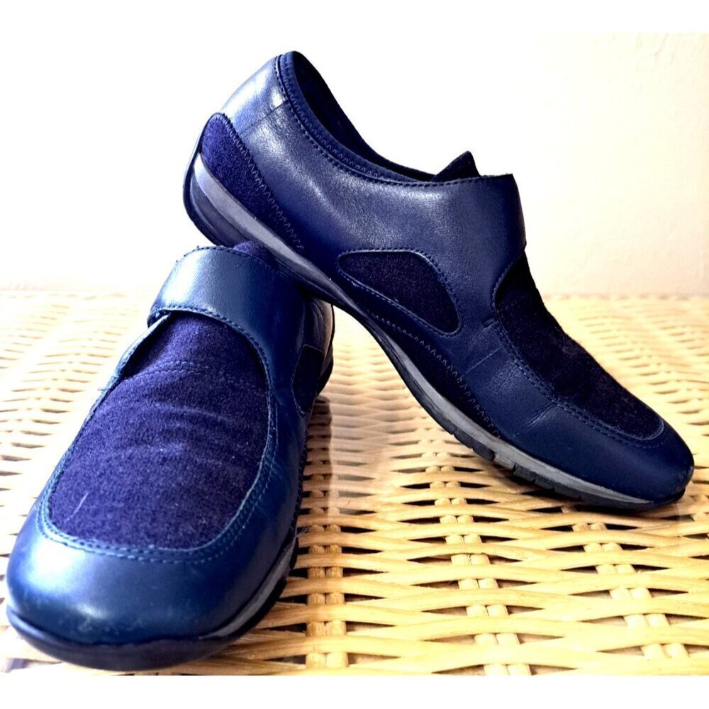 True Spirit by Easy Spirit Escandles Women's 6.5M Blue Leather Hook/Loop Flats